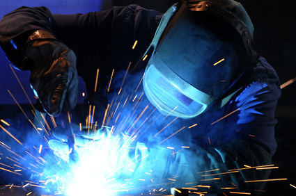 Avec « Industri’Elles », 12 femmes du pays de Brest se forment aux métiers de tuyauteuse, soudeuse et métallière