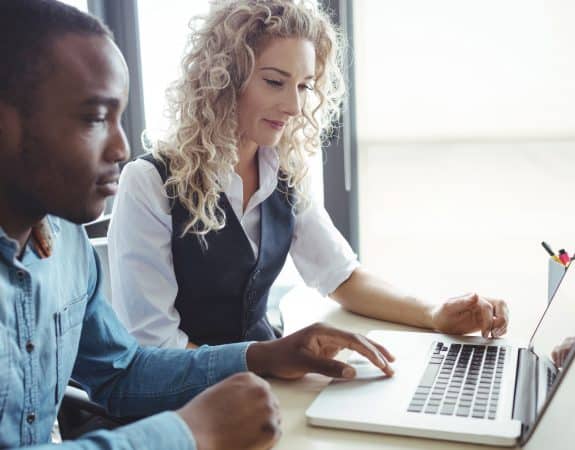 Professionnels de l’action sociale, comment le numérique impacte votre quotidien ?
